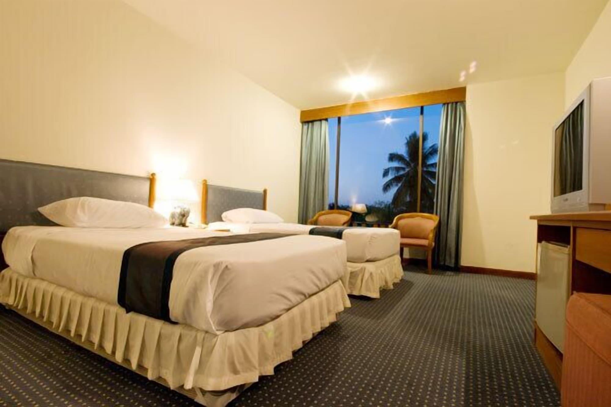 Tarin Hotel Chiang Mai Luaran gambar